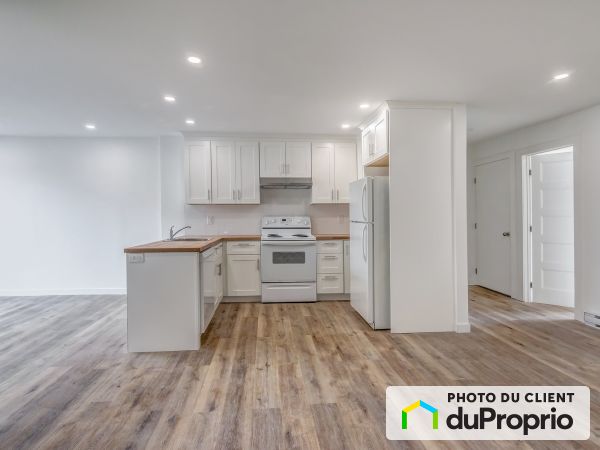 8151 av. Stuart, Villeray / St-Michel / Parc-Extension for rent