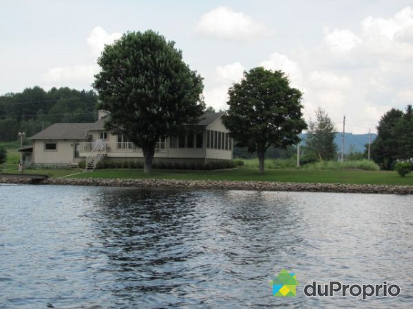 43 rue du Bélier, ND-Du-Laus for sale