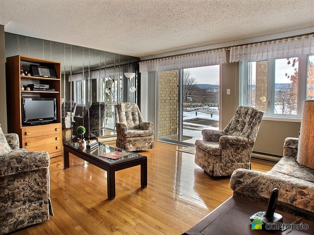 saloncondovictoriaville10243467407.jpg saloncondovictoriaville10243467407.jpg