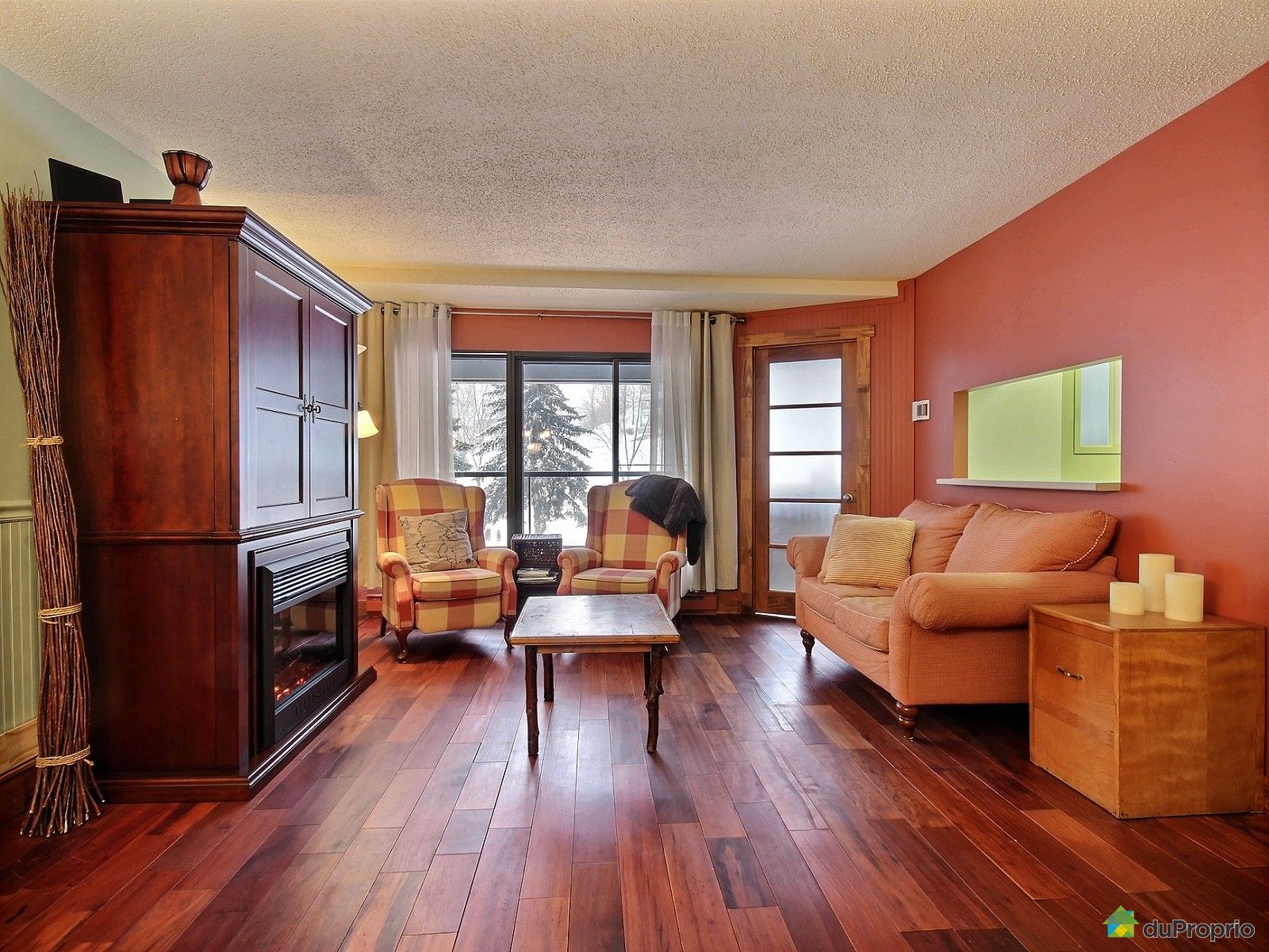 saloncondomontcalm16003595057.jpg