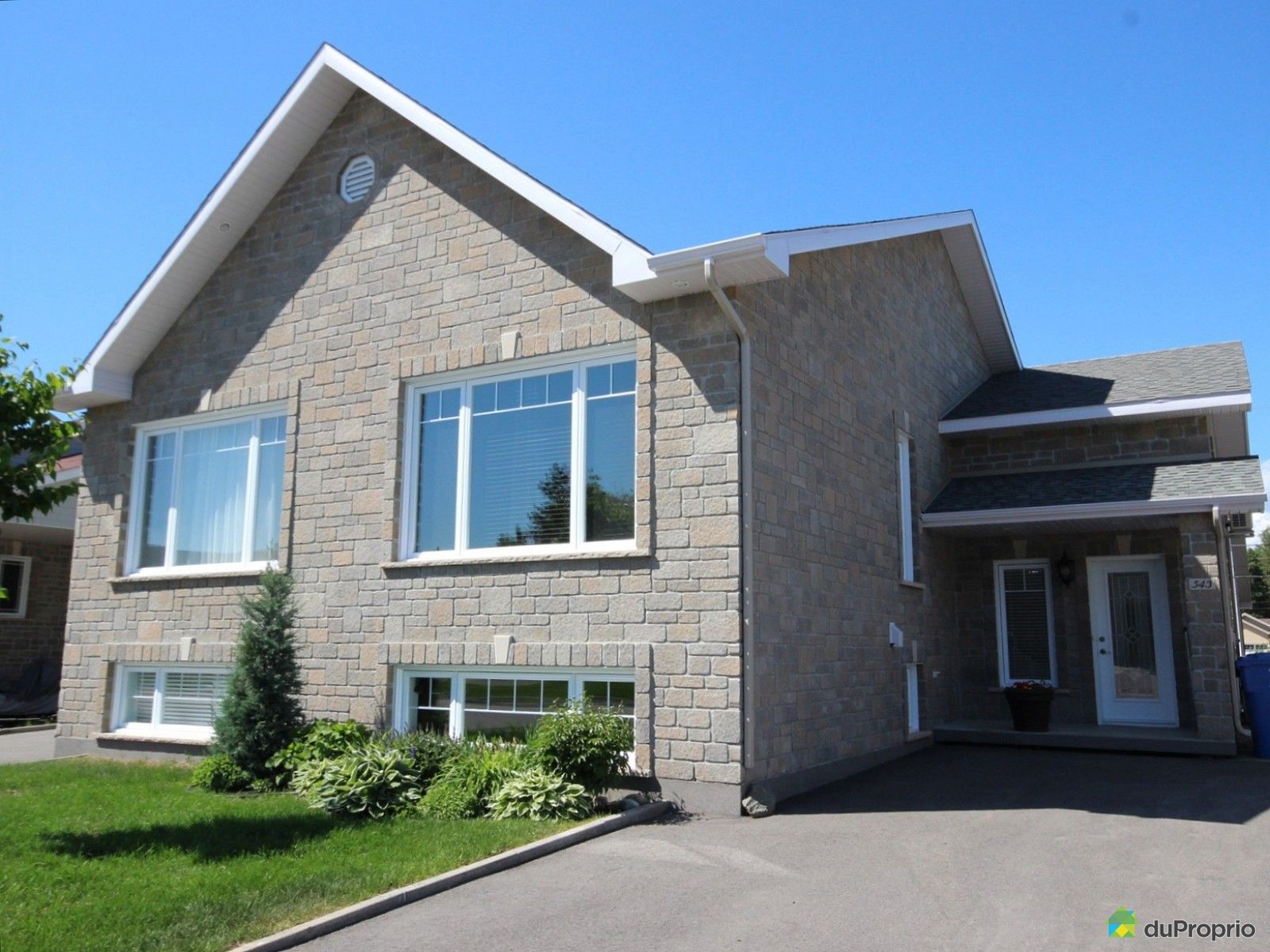 facadejumelechicoutimi16003915797.jpg facadejumelechicoutimi16003915797.jpg