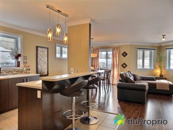 Aire ouverte - 2-2430, boulevard Bastien, Neufchatel à vendre