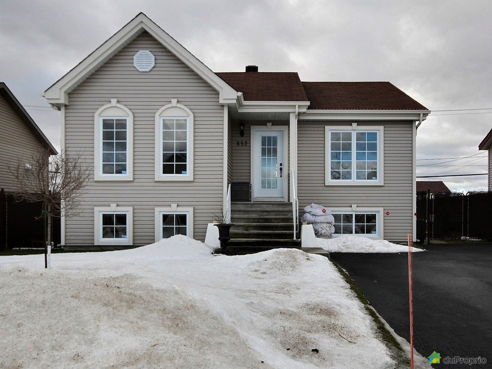 J'ai Vendu & Économisé 16 000 Bungalow McMasterville, Nᵒ 659248 DuProprio J'ai Vendu & Économisé 16 000 Bungalow McMasterville, Nᵒ 659248 DuProprio