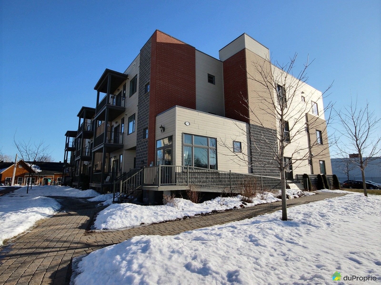 J'ai Vendu & Économisé 14 000 Condo StHyacinthe, Nᵒ 689451