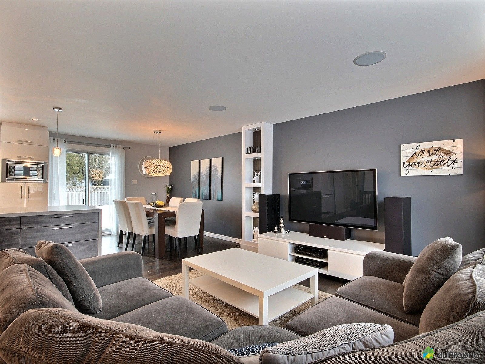 salon-salle-a-manger-bungalow-boisbriand-1600-5849109.jpg