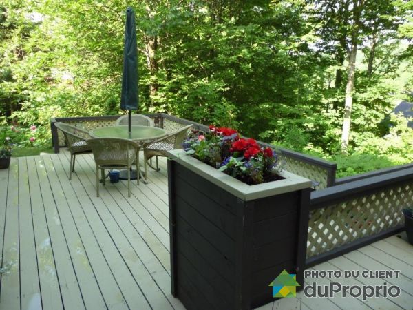 Patio - 8 chemin des Perdrix, Ste-Anne-Des-Lacs for sale