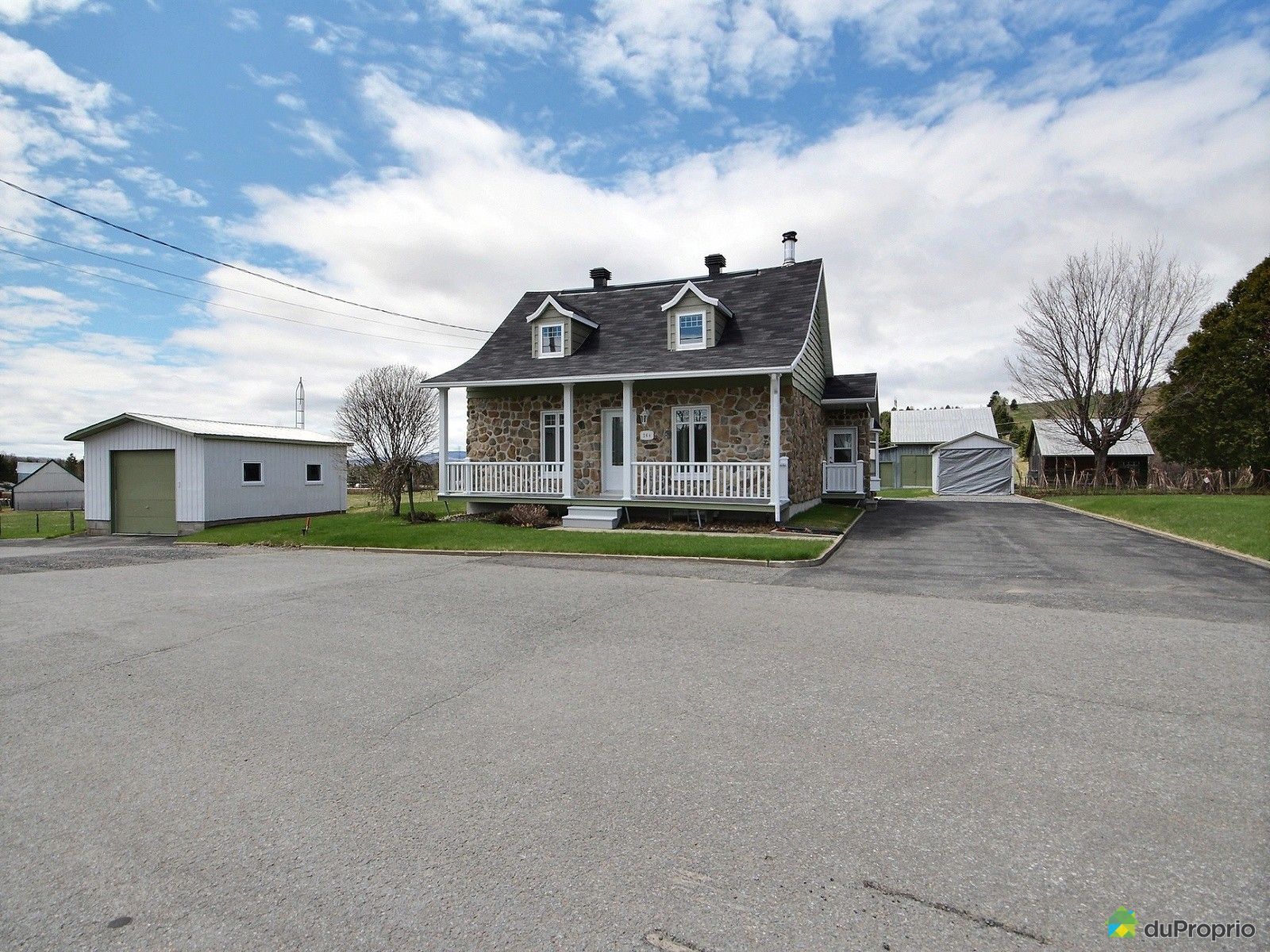 J'ai Vendu Maison à un étage et demi StTiteDesCaps, Nᵒ 699538