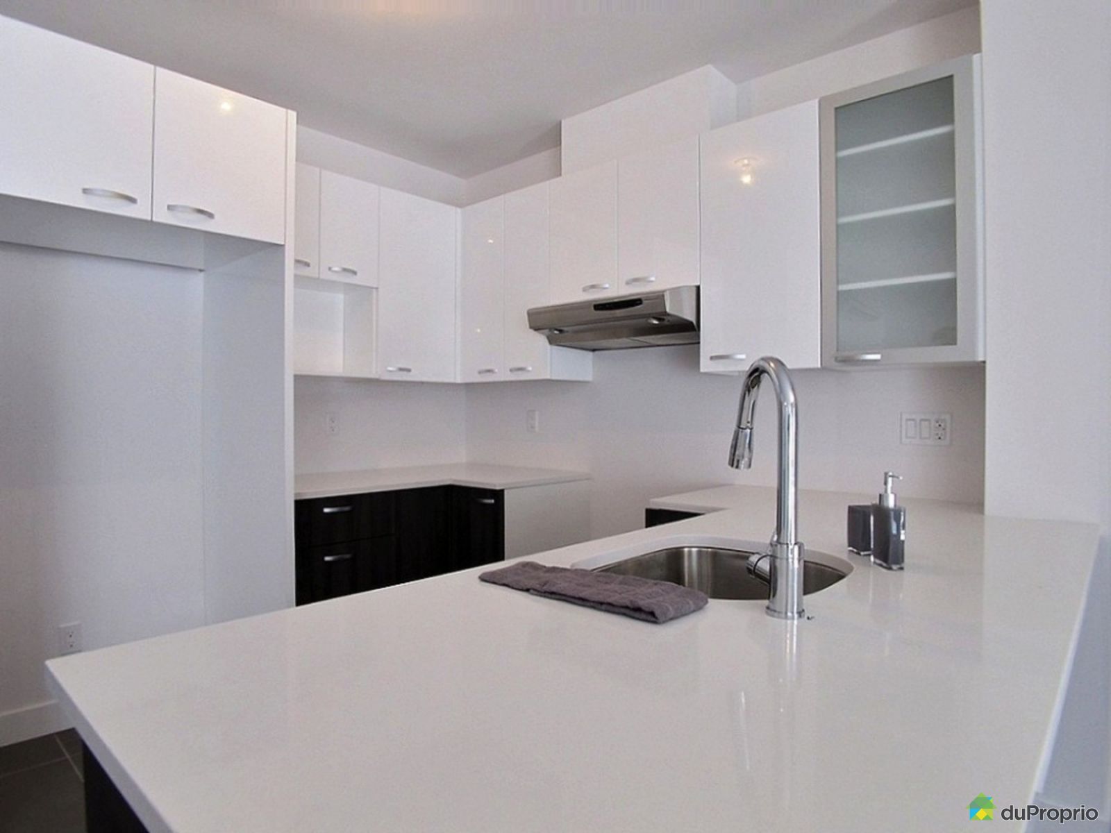 102 440 Rue De La Gauchetiere — photo 3