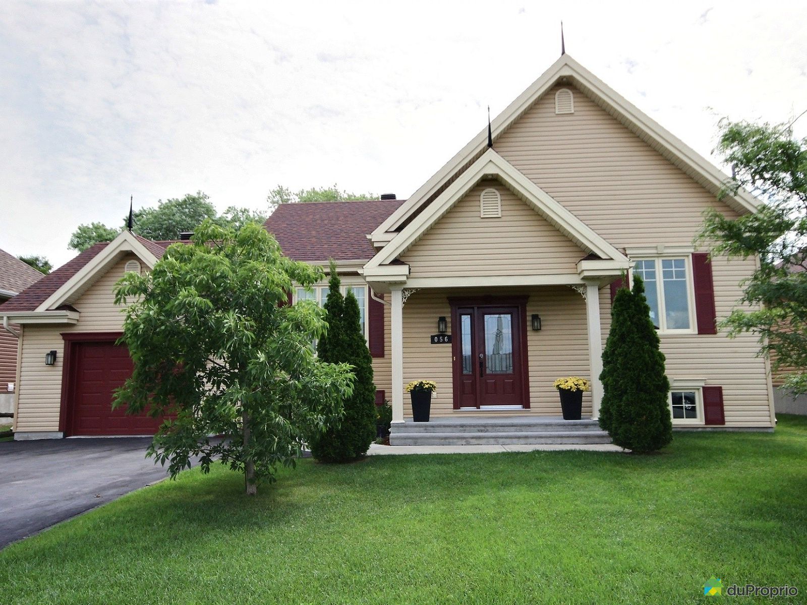 bungalowvictoriaville16006381236.jpg