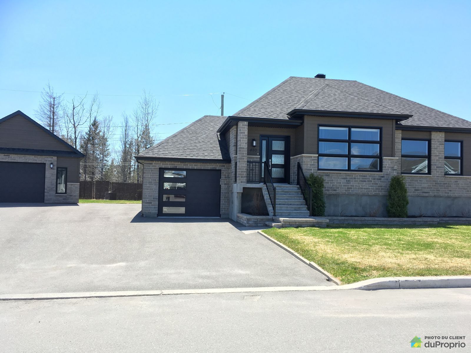 bungalowsthonoredechicoutimi16007444891.jpg
