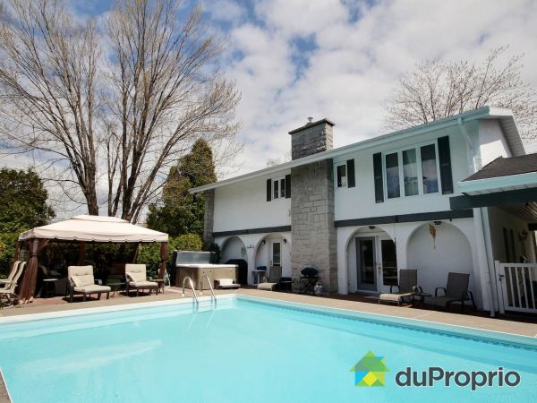 Pool and hot tub - 750 avenue de Picardie, Alma for sale