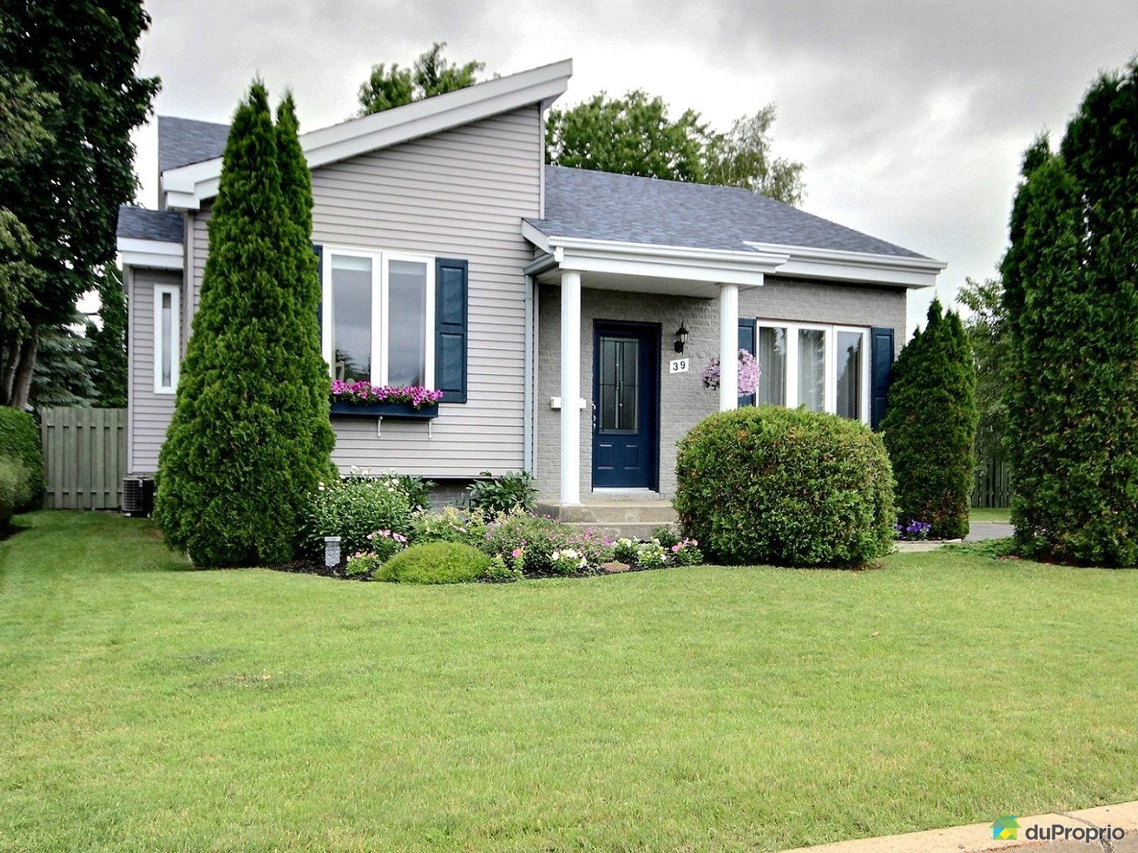 StBasileLeGrand I sold! DuProprio