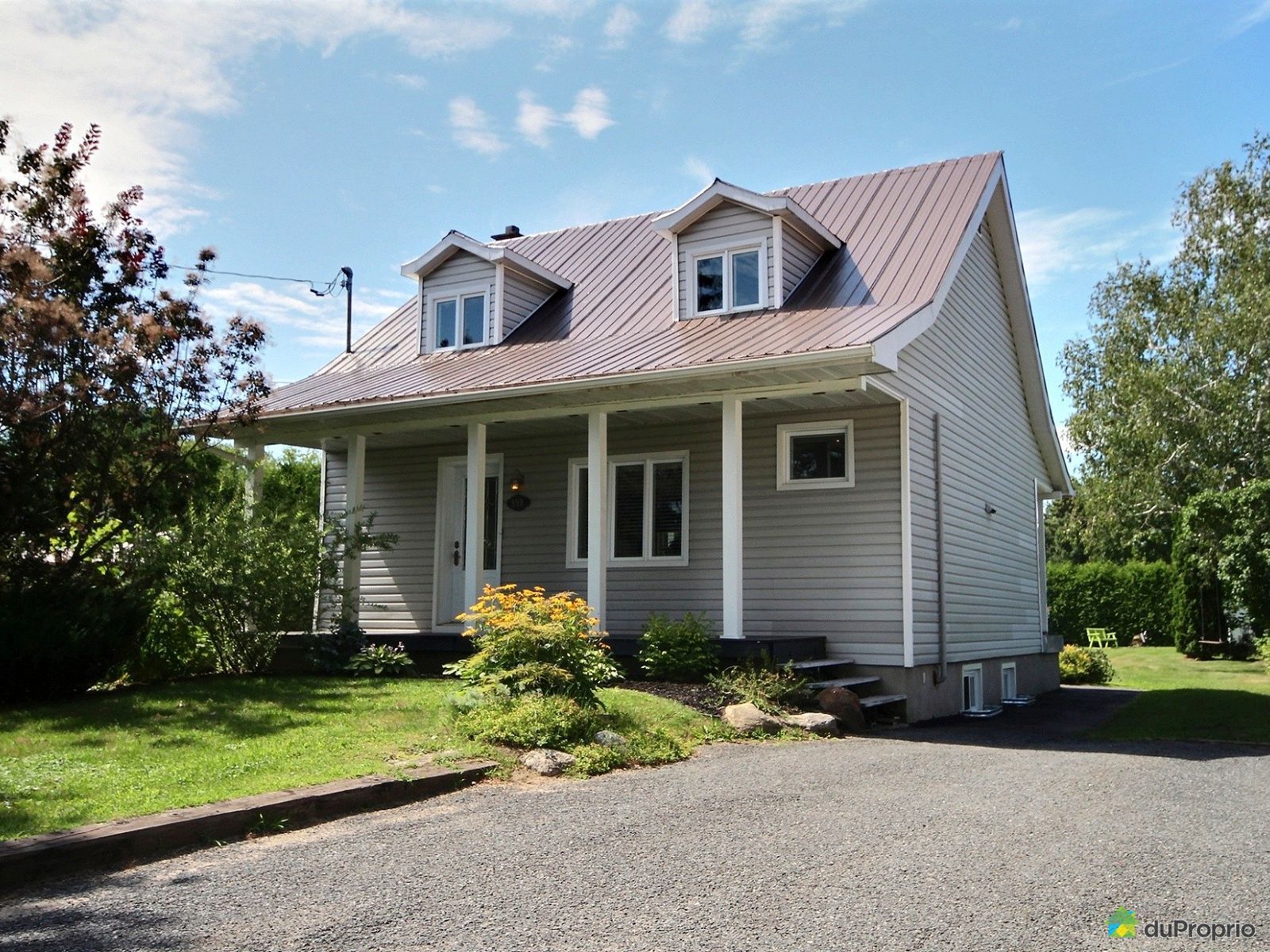 J'ai Vendu & Économisé 9 000 Maison 2 étages StRochDeRichelieu