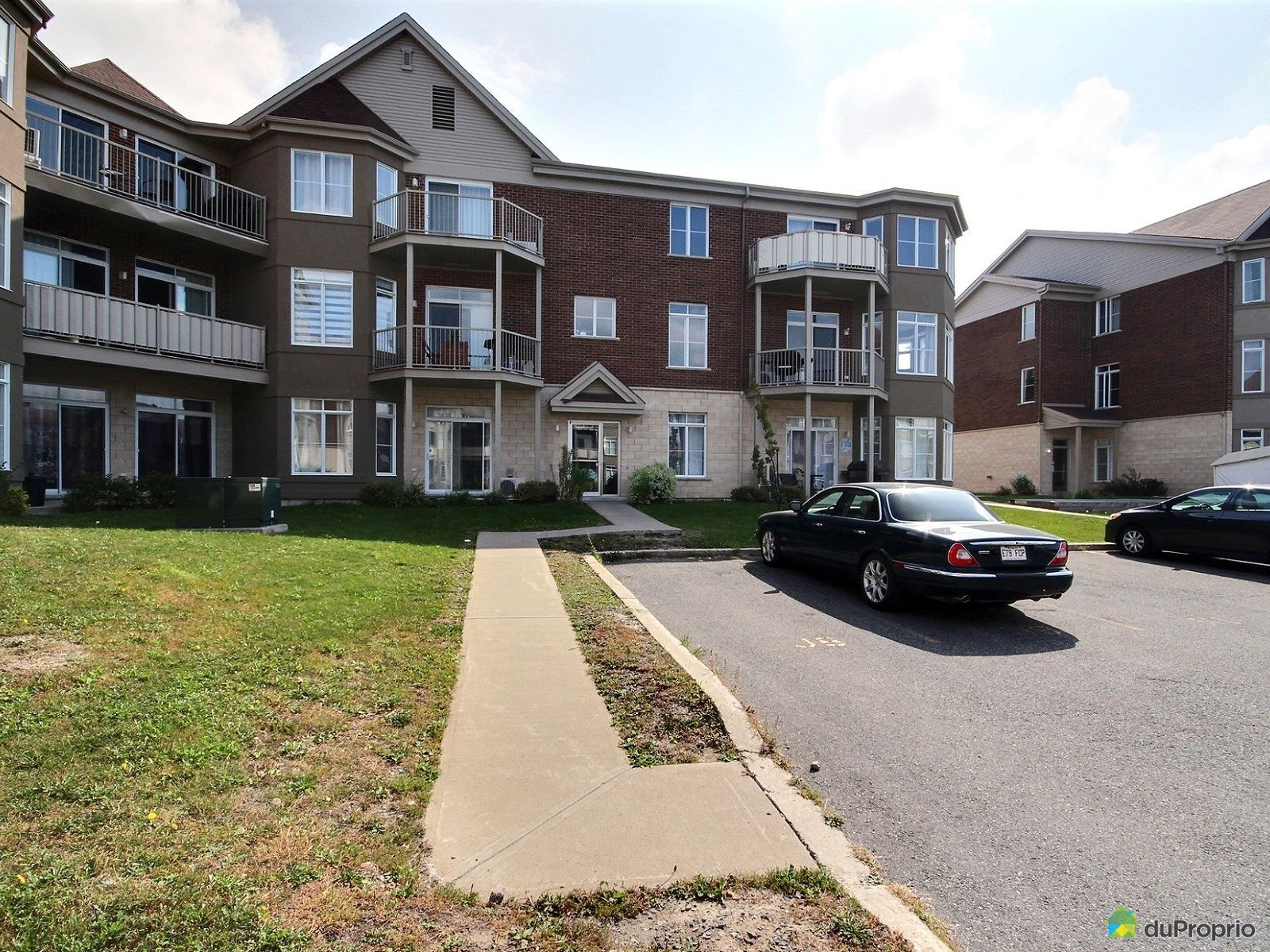 exterieurcondobrossard16007918521.jpg