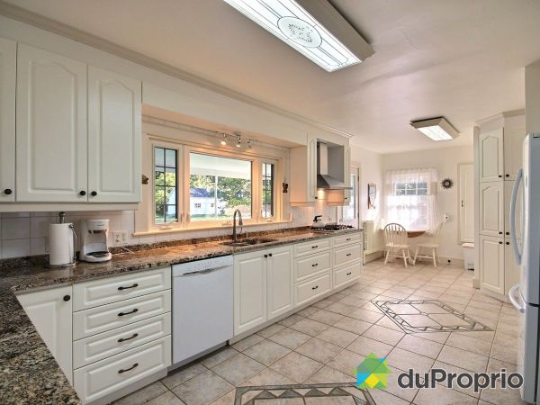 Cuisine - 25, rue Canusa, Stanstead à vendre