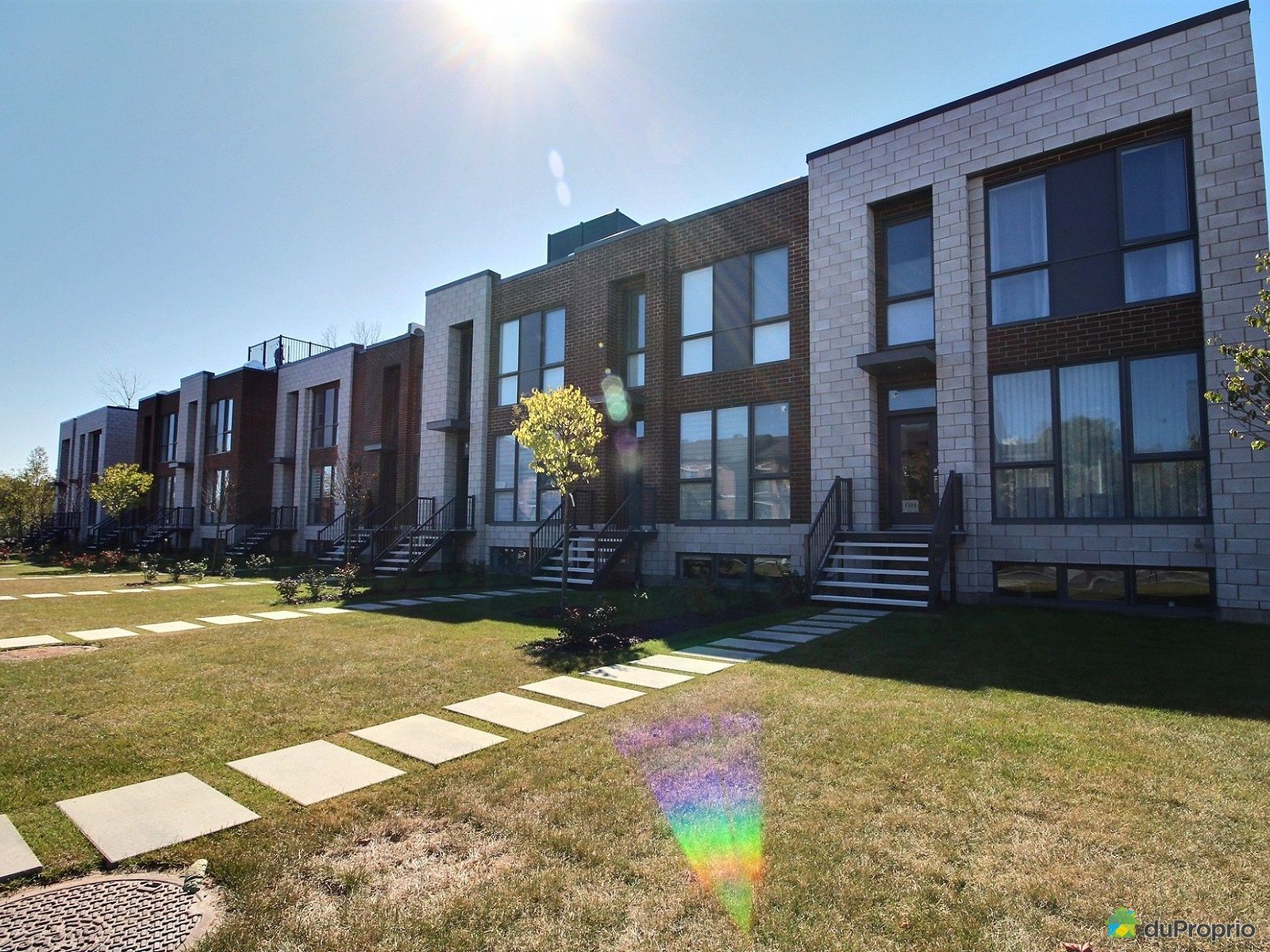 J'ai Vendu Maison en rangée / de ville neuve StBrunoDe