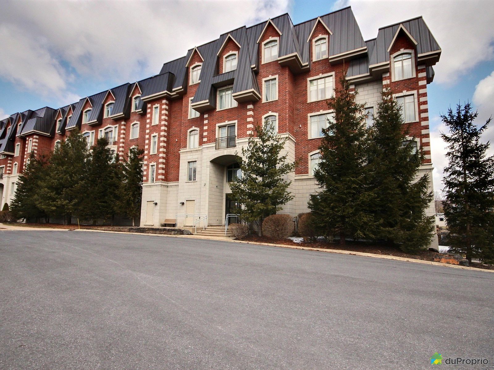Maison A Vendre Boul Clairevue St Bruno