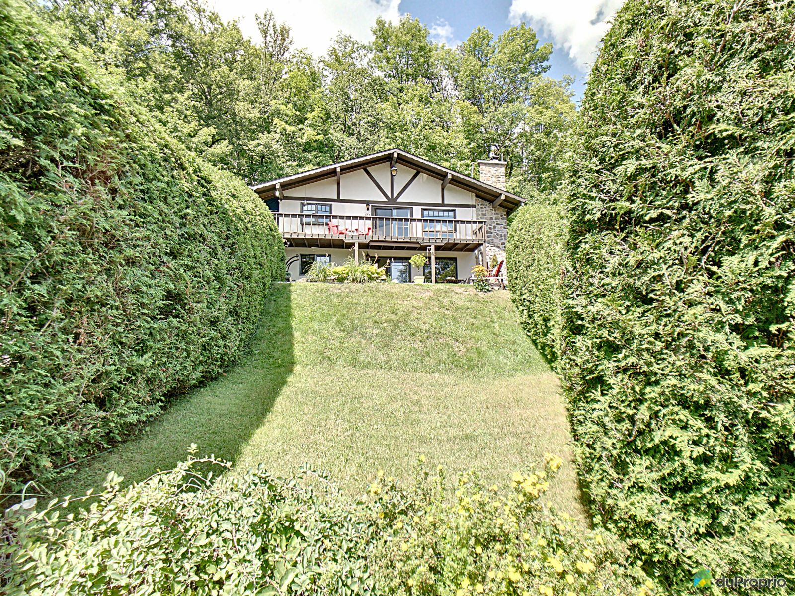 condostsauveur16009201645.jpg