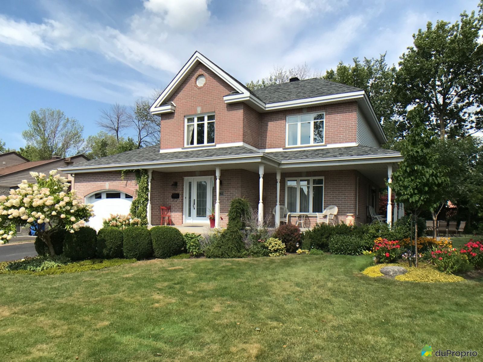 maison2etagesboucherville16009217669.jpg