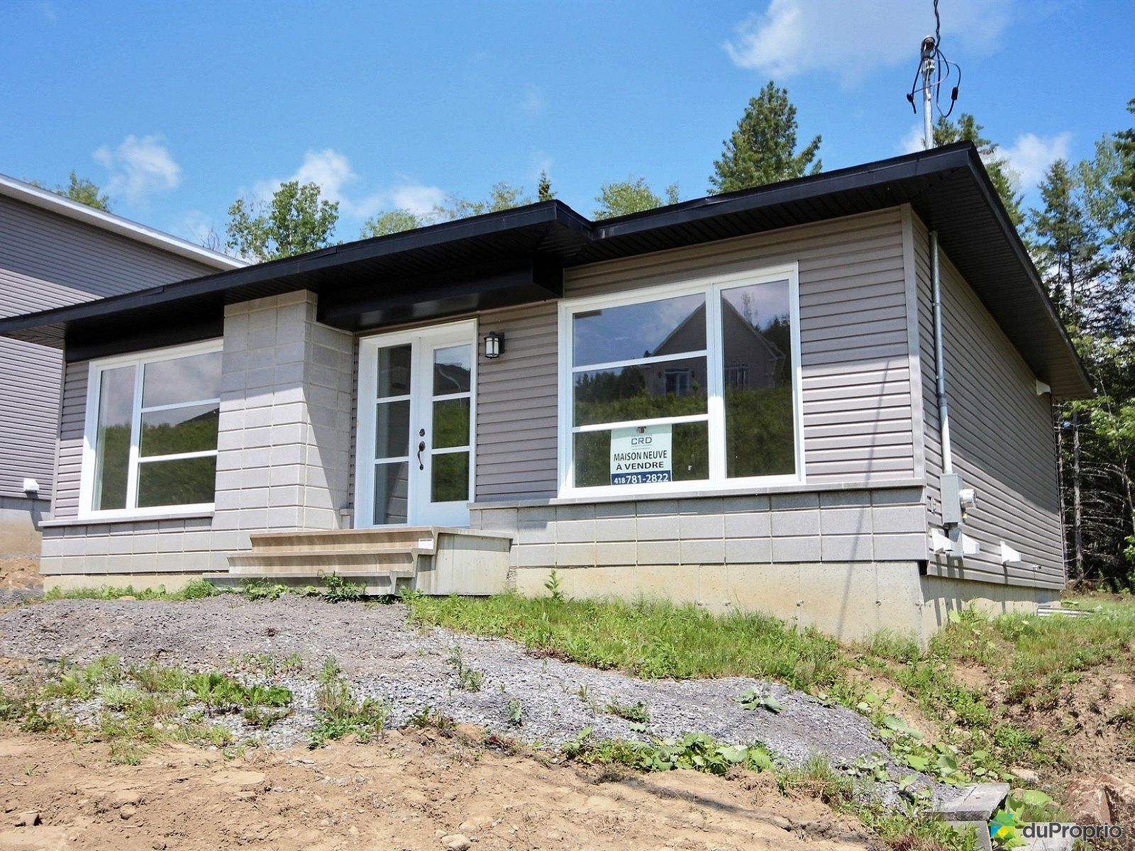 rue Bellevue Par Construction C.R.D, SteCatherinedelaJC à vendre