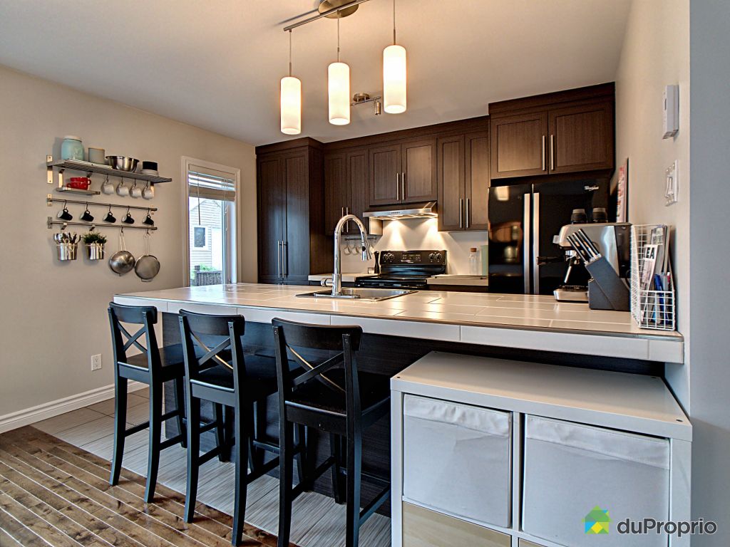 2418 Avenue De La Rivière Jaune Charurg Nd Des Laurentides Kitchen 2418 Avenue De La Rivière Jaune Charurg Nd Des