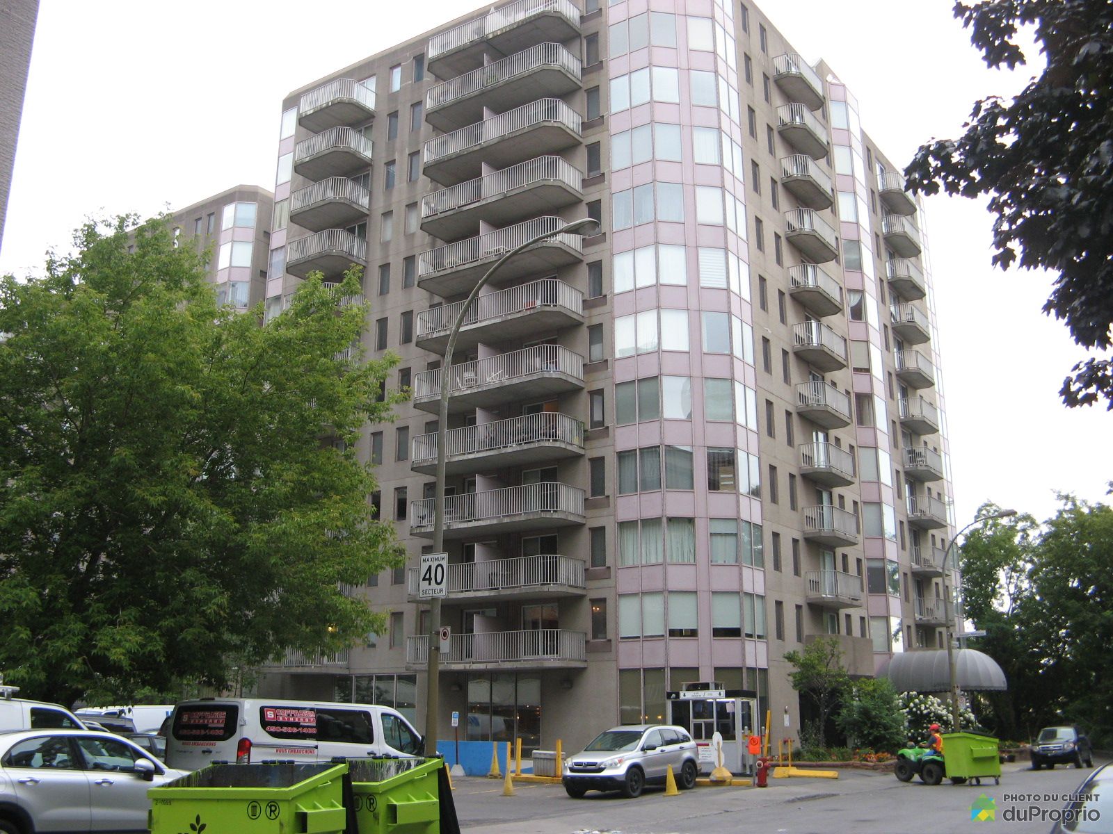 462 1077 Rue Saint Mathieu — photo 1
