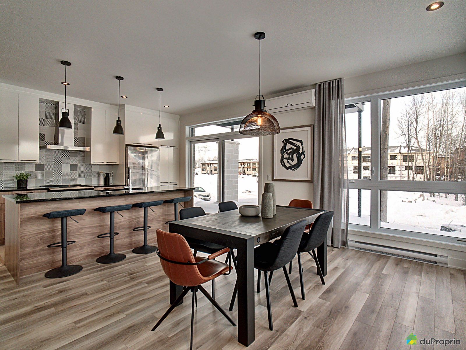 3501, rue UlricDubois 4½ Par les Habitations Lussier, Longueuil