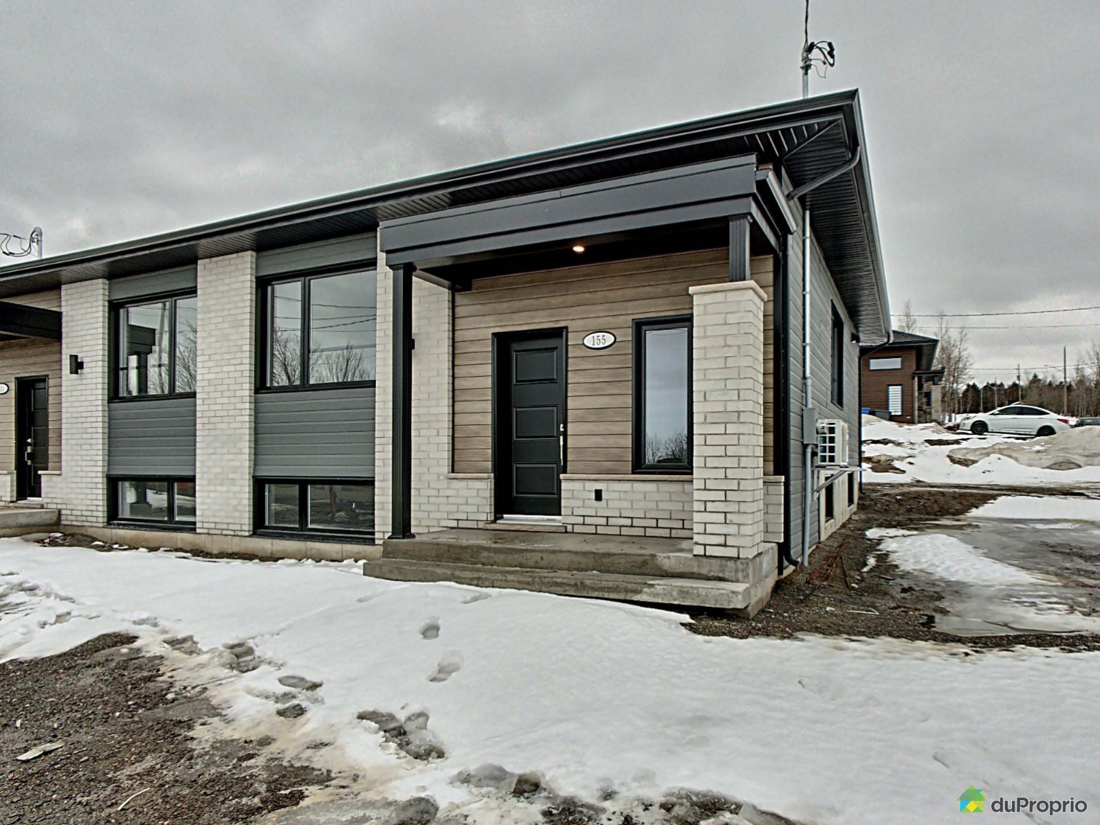 À construire rue des Pionniers Par Construction E.V inc, StBernard à vendre DuProprio