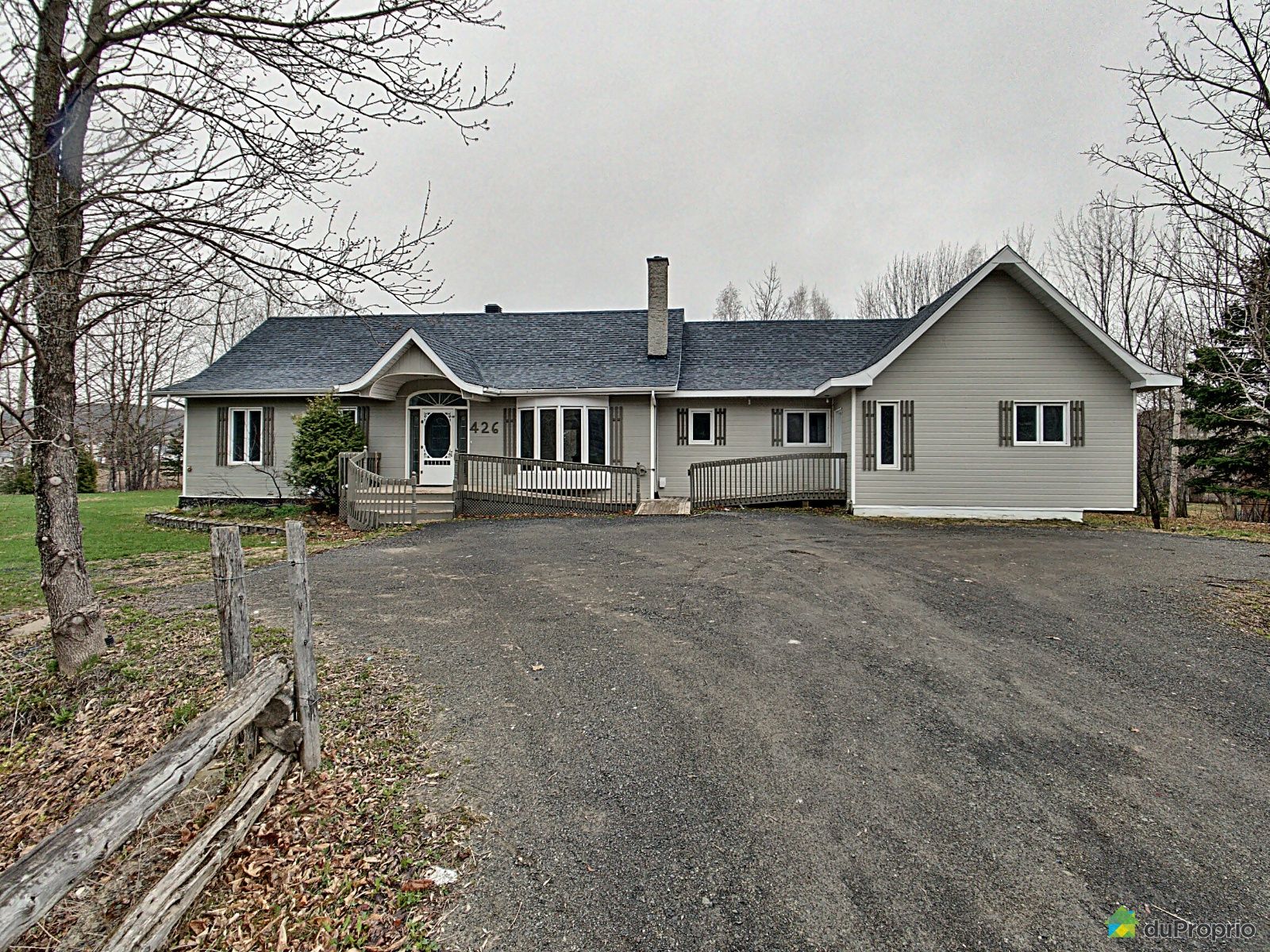 Bungalow à vendre SteAngèleDeMerici 11 chambres 2 salles de bain