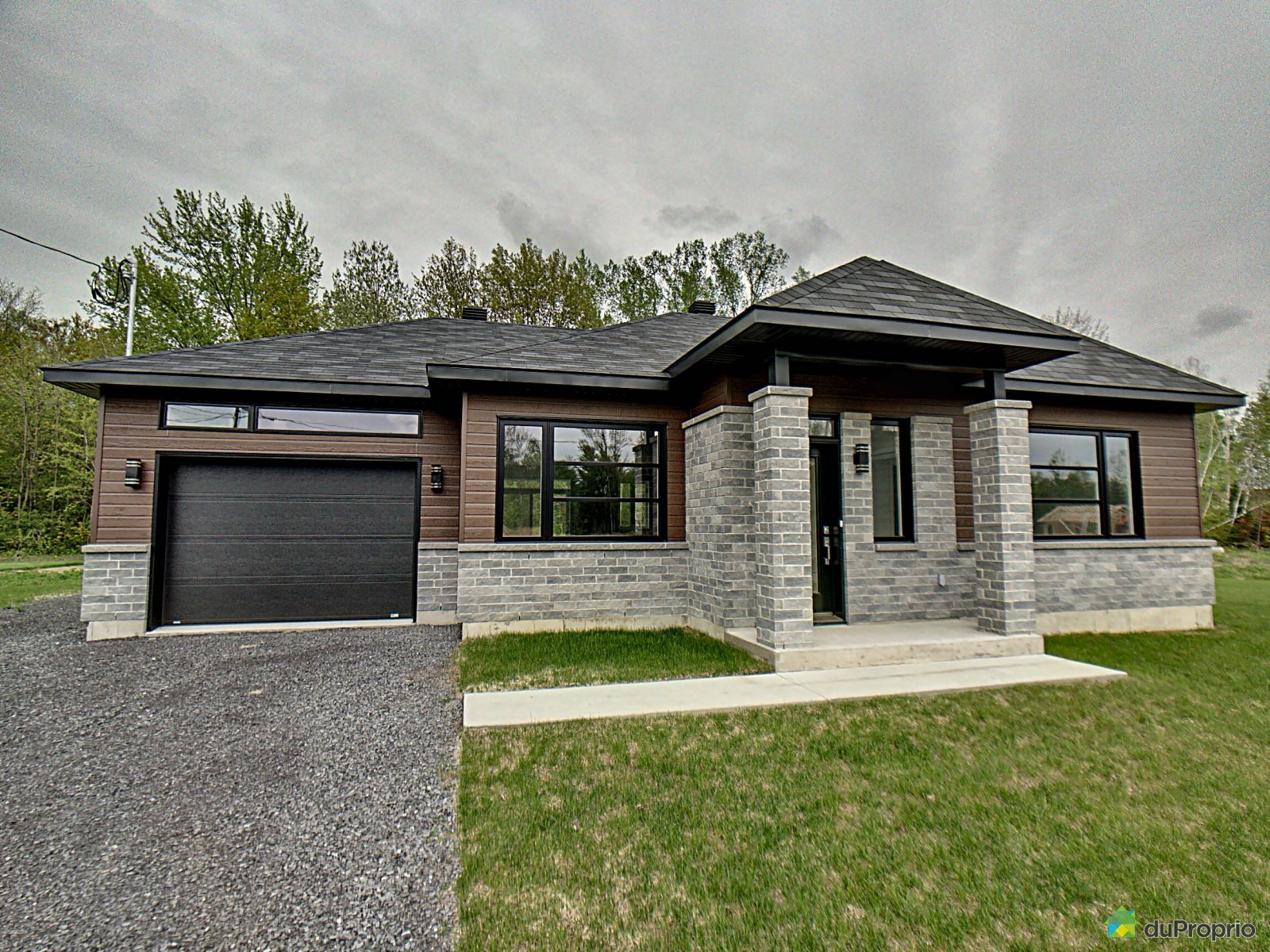 avenue du Faubourg Par constructions Claude Turenne, StAmbroiseDeKildare à vendre DuProprio