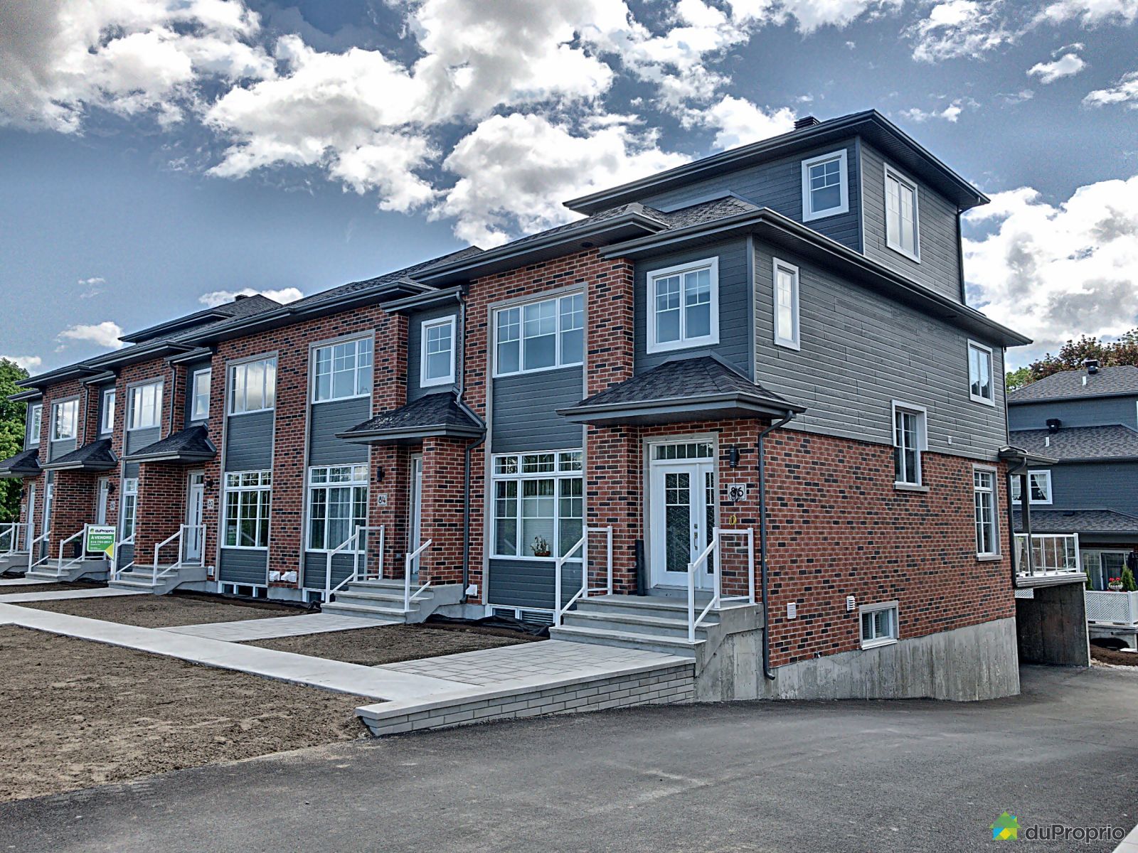 82, Rue de Beaurepaire Par Construction Jean Houde Prestige Inc