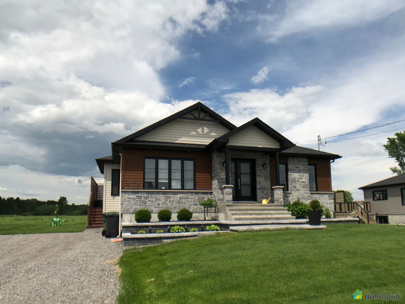 365, rue SaintCharles Par Dussault Construction, StMarcDes