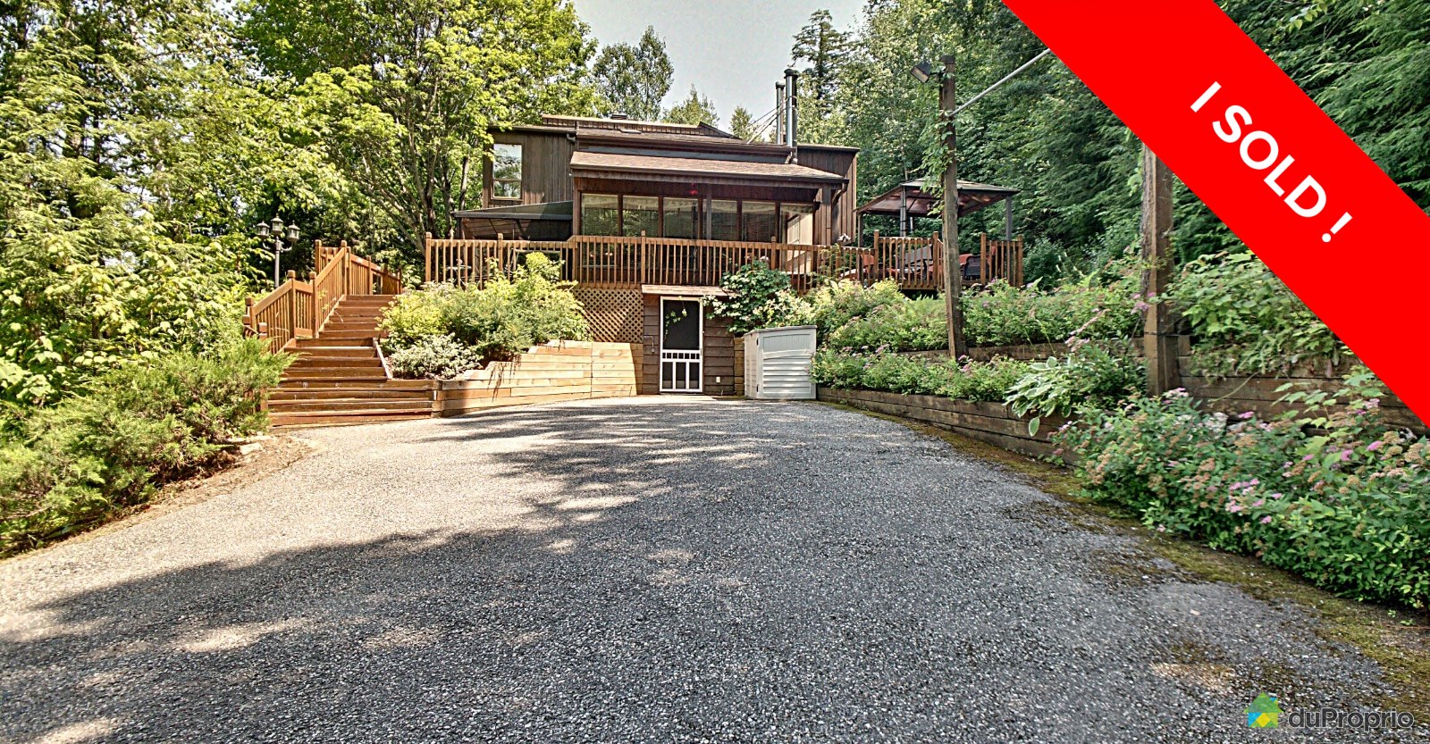 couravantmaison2etagesvaldesmontsstpierredewakefield1600