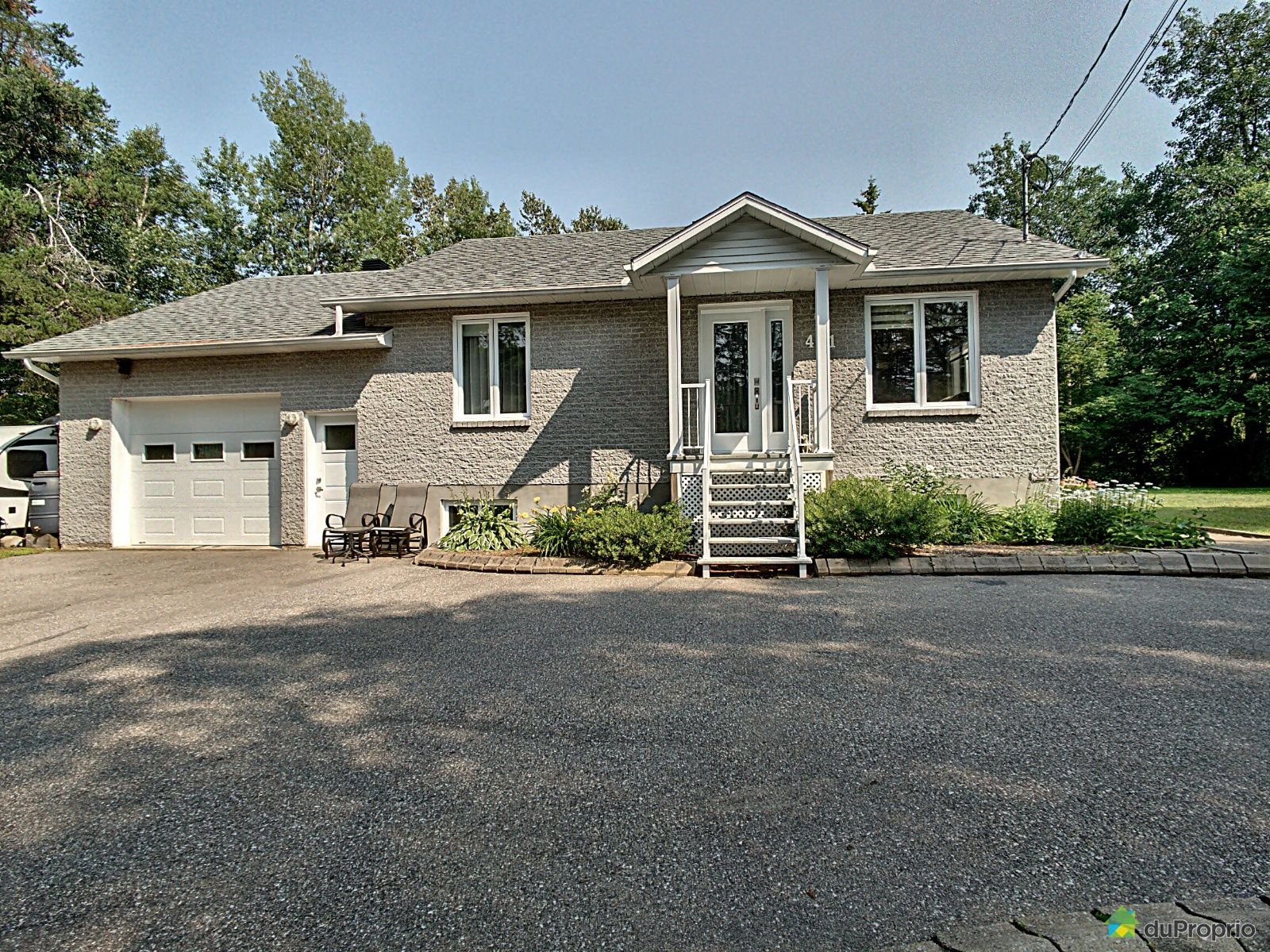 481, rue Deschamps, Shawinigan (StGerardDesLaurentides) à vendre