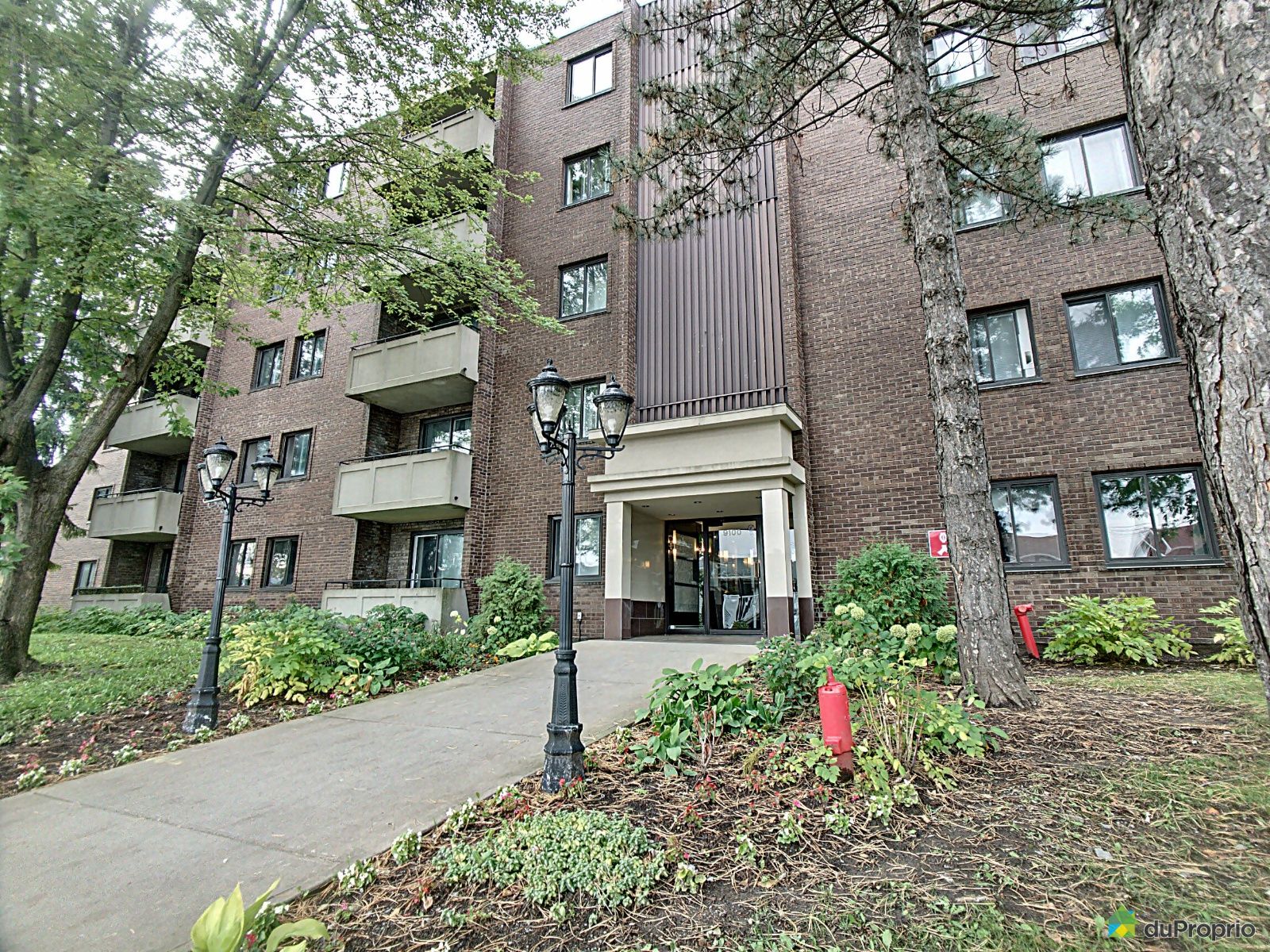 9100 Avenue Montesquieu — photo 1