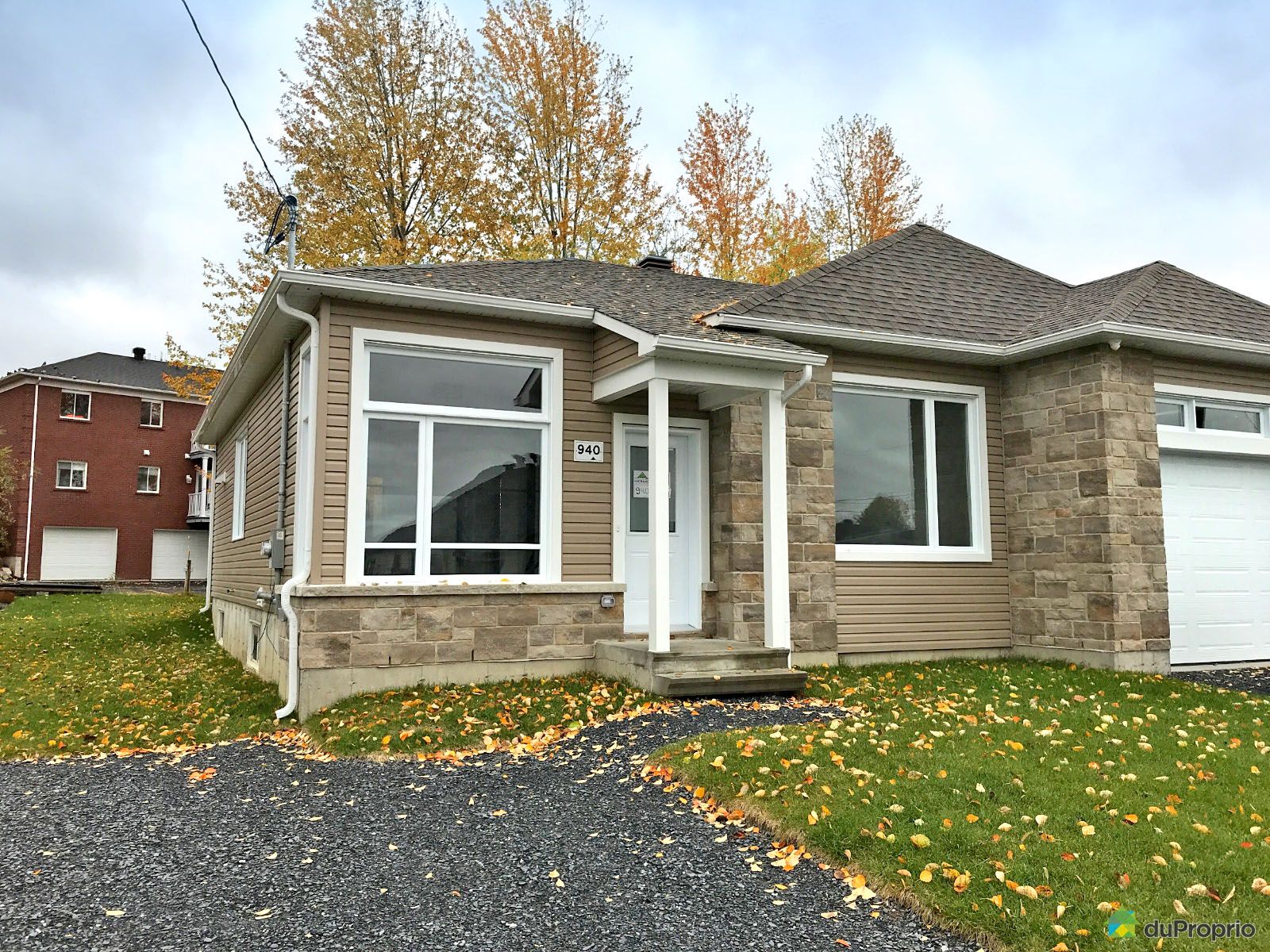 940, rue Harkin Modèle Granby Cité de la Tour Par Les Entreprises