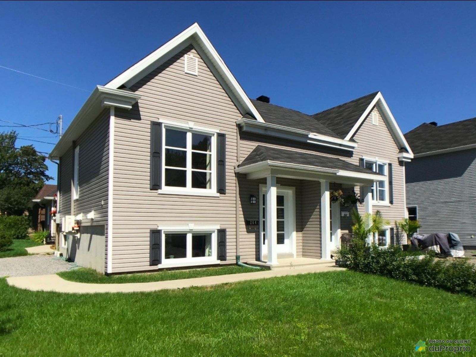 rue Kildare Par Construction C.R.D, SteBrigitteDeLaval à vendre