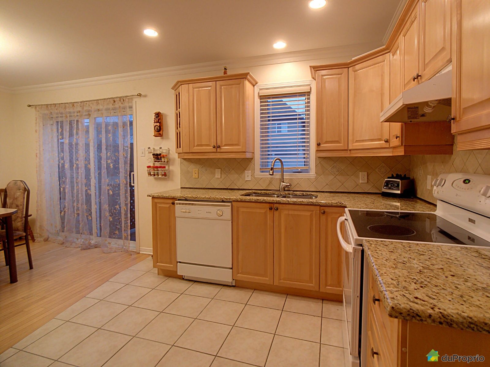 761 Rue Guillemette — photo 3