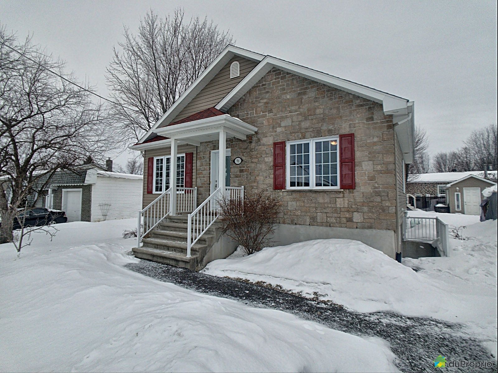 96, rue JosephAlbertMorin, StJeansurRichelieu (StAthanase) à