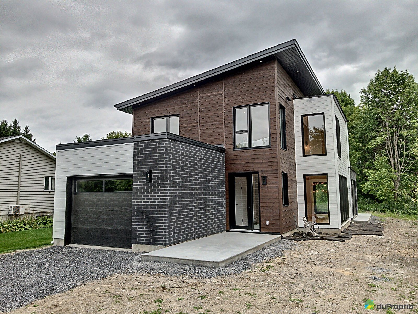 118, rue du Saguenay par MC3J Construction, Bromont à vendre DuProprio