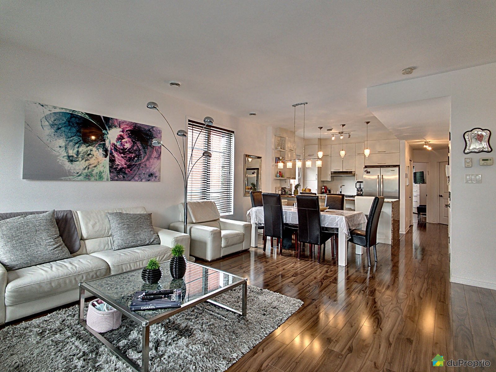 Condo à vendre SaintLaurent 2 chambres 1 salle de bain 909829