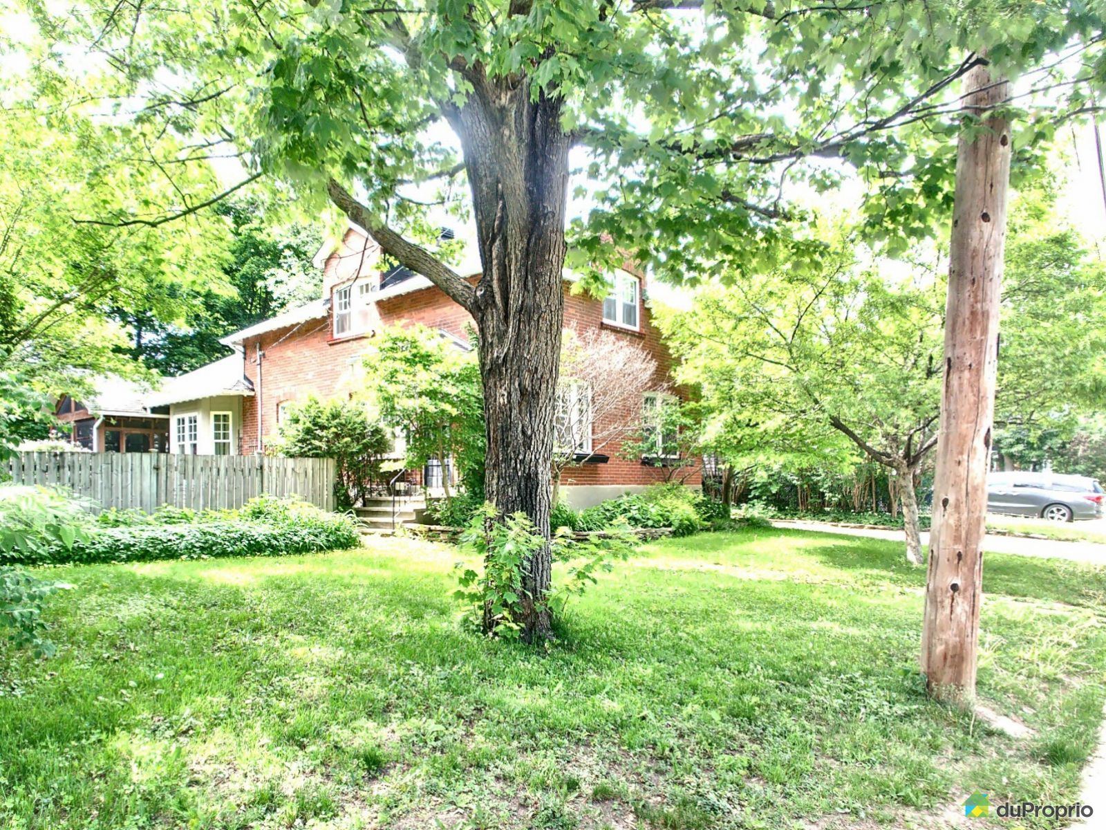 2 Storey for sale PointeClaire 4 bedrooms 2 bathrooms 910458