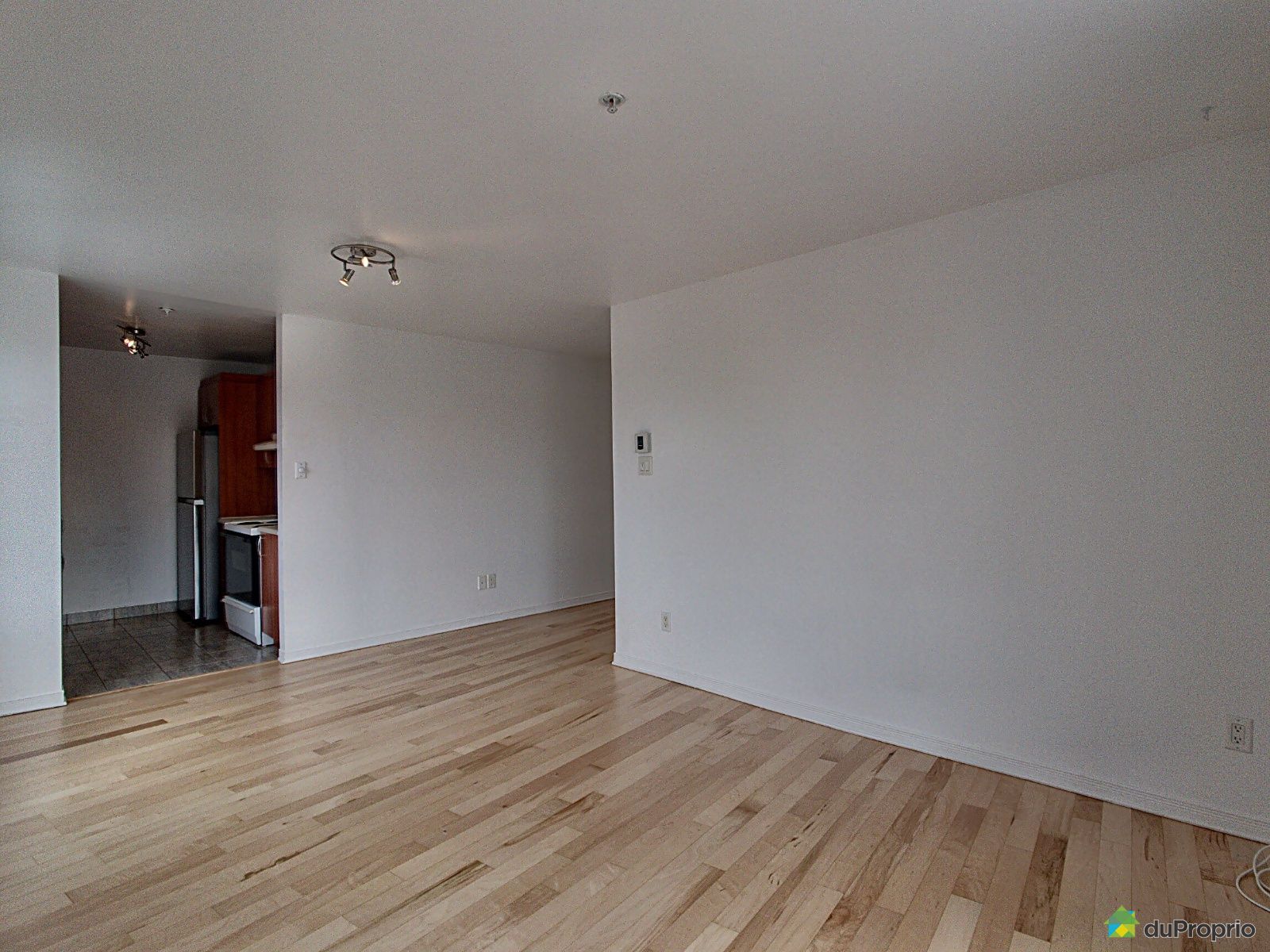 304 1950 Rue De Champlain — photo 3