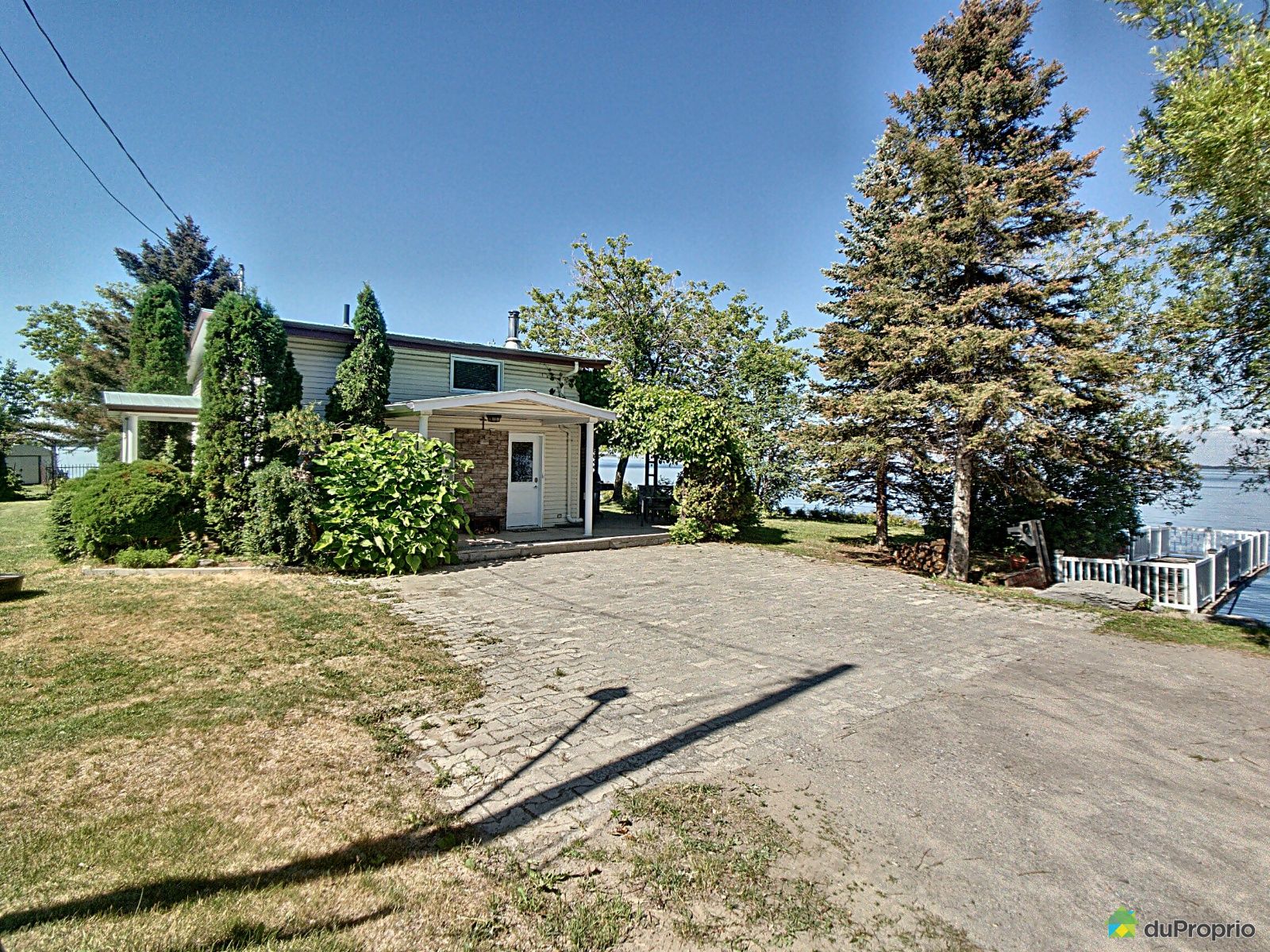 1614, boulevard de l'Anse, Roberval à vendre DuProprio