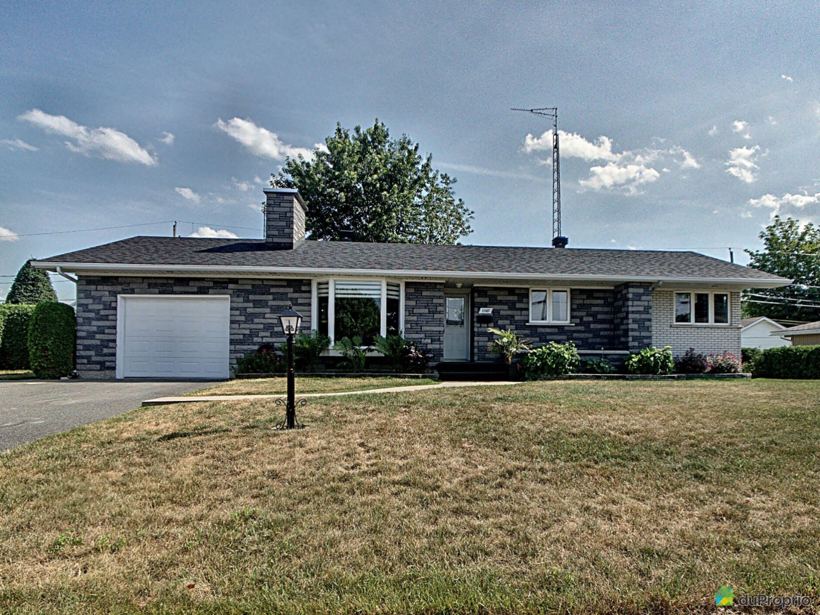 1347 2e Avenue, Acton Vale for sale DuProprio