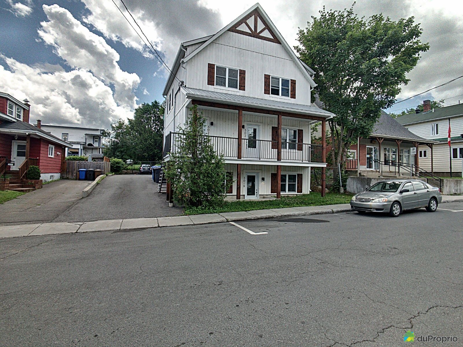 3019, rue SaintCharles, SteAdèle à vendre DuProprio