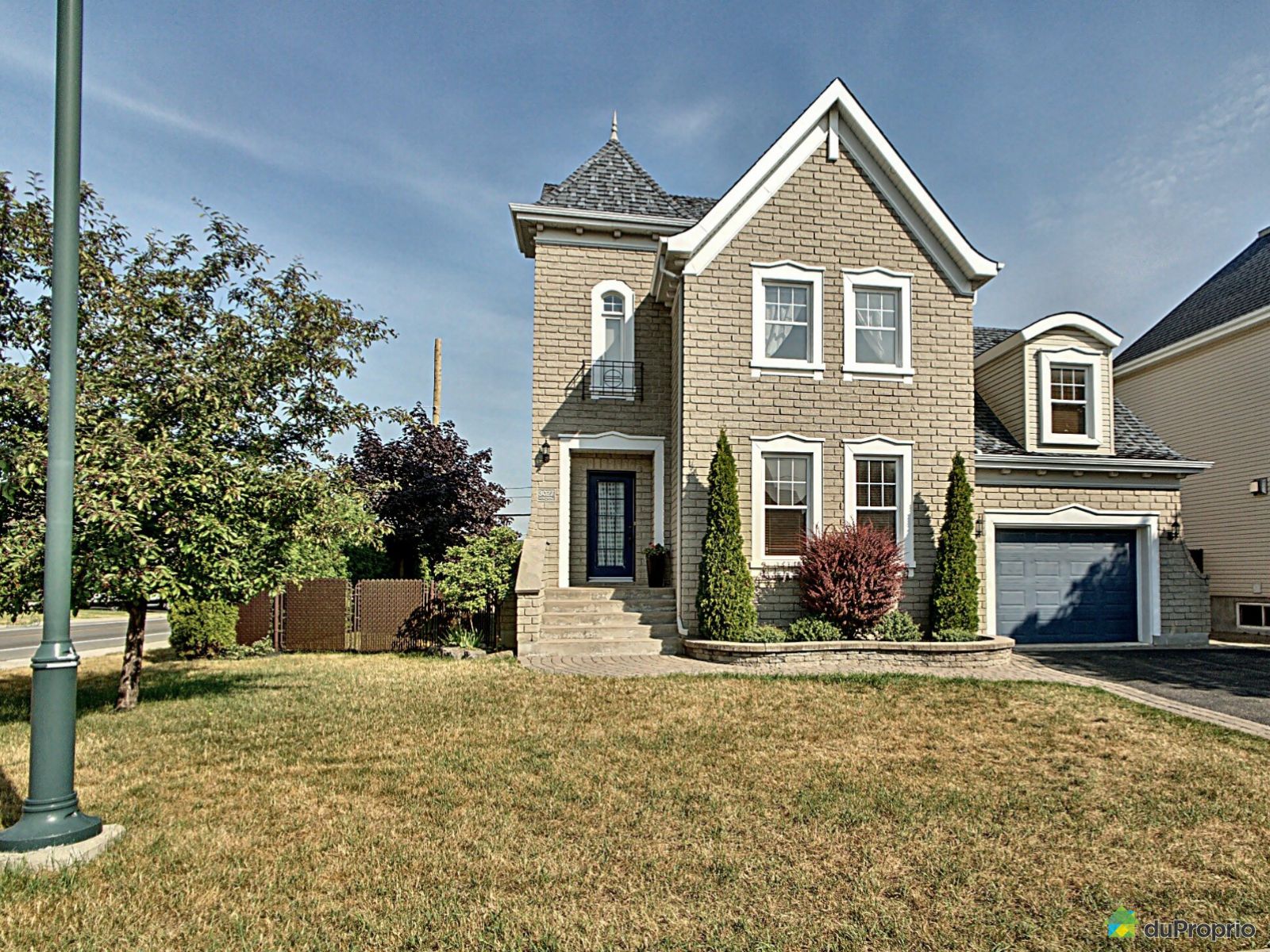 3027 rue du Versant, SteMartheSurLeLac for sale DuProprio