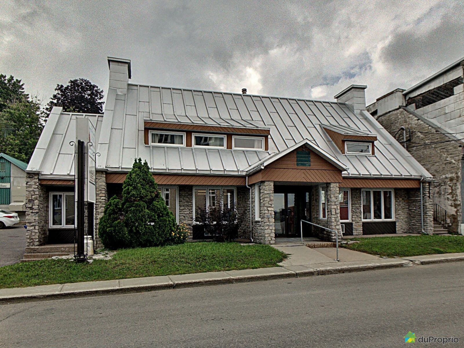 7973, avenue Royale, ChâteauRicher à vendre DuProprio