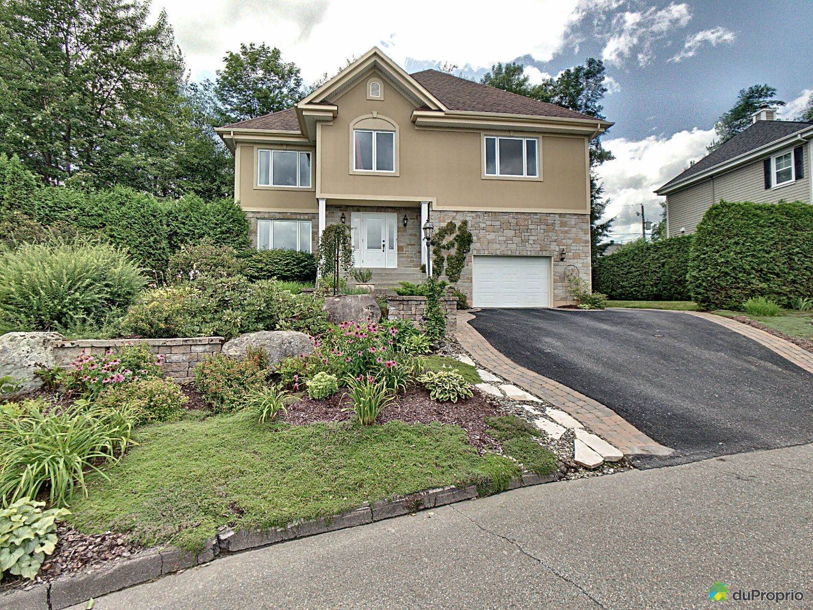 4695, rue Gustave, Sherbrooke (Rock Forest) à vendre DuProprio 4695, rue Gustave, Sherbrooke (Rock Forest) à vendre DuProprio