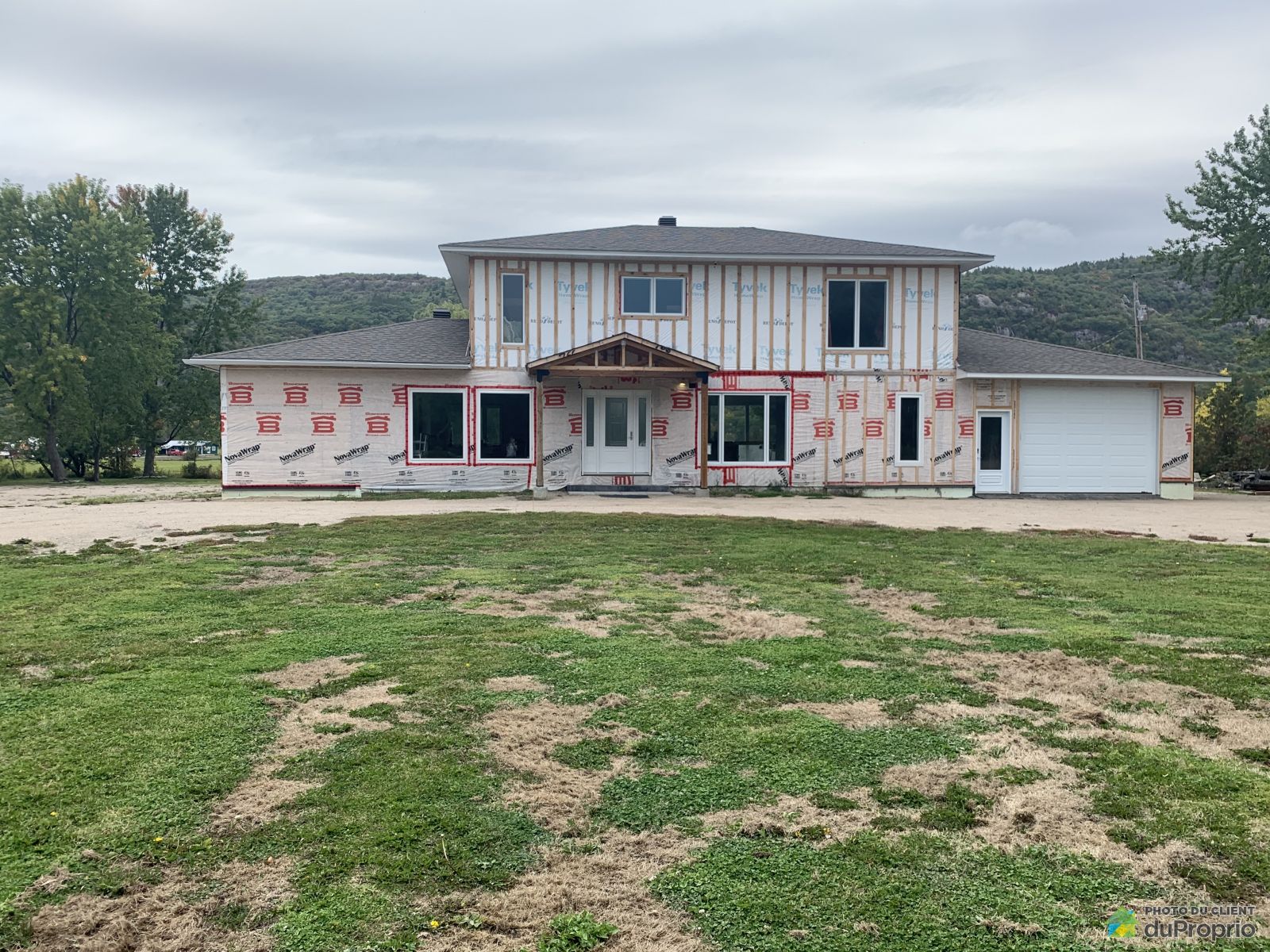 Maison 2 étages à vendre Luskville 3 chambres 2 salles de bain 702881